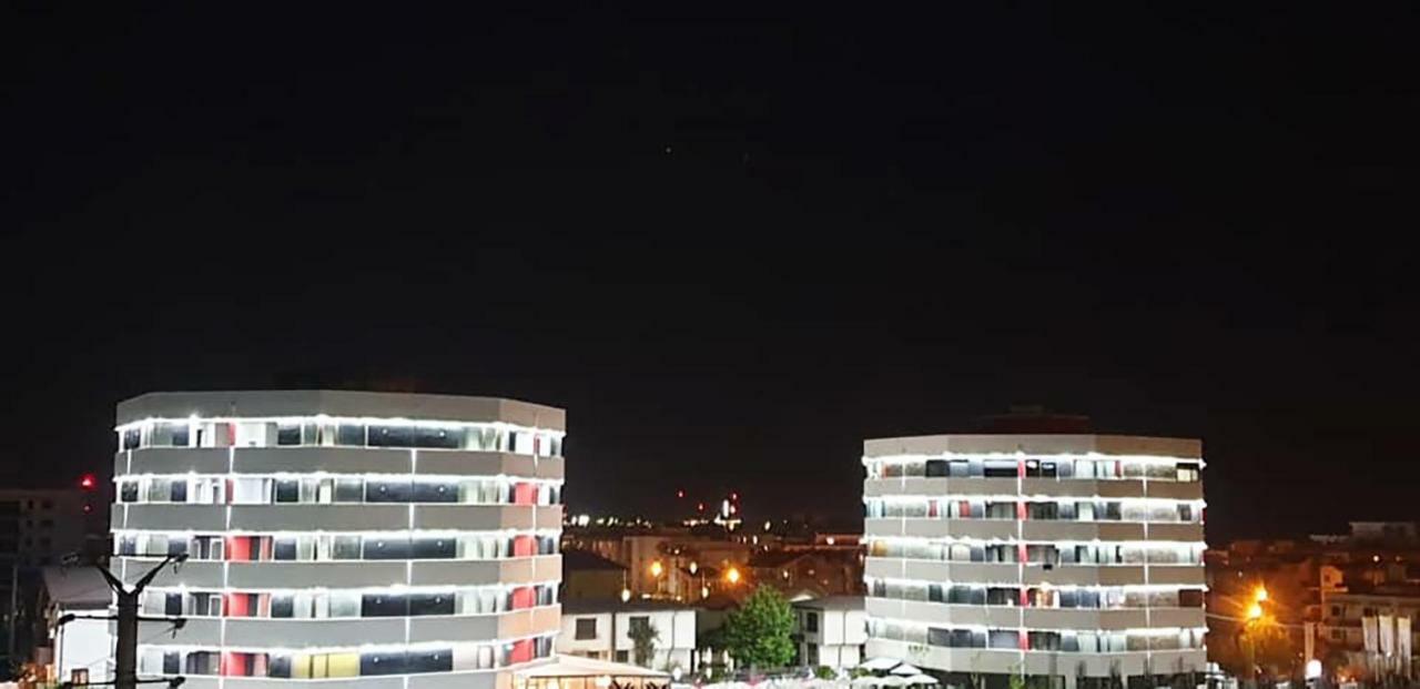 Thomas Luxury Apartment Năvodari المظهر الخارجي الصورة